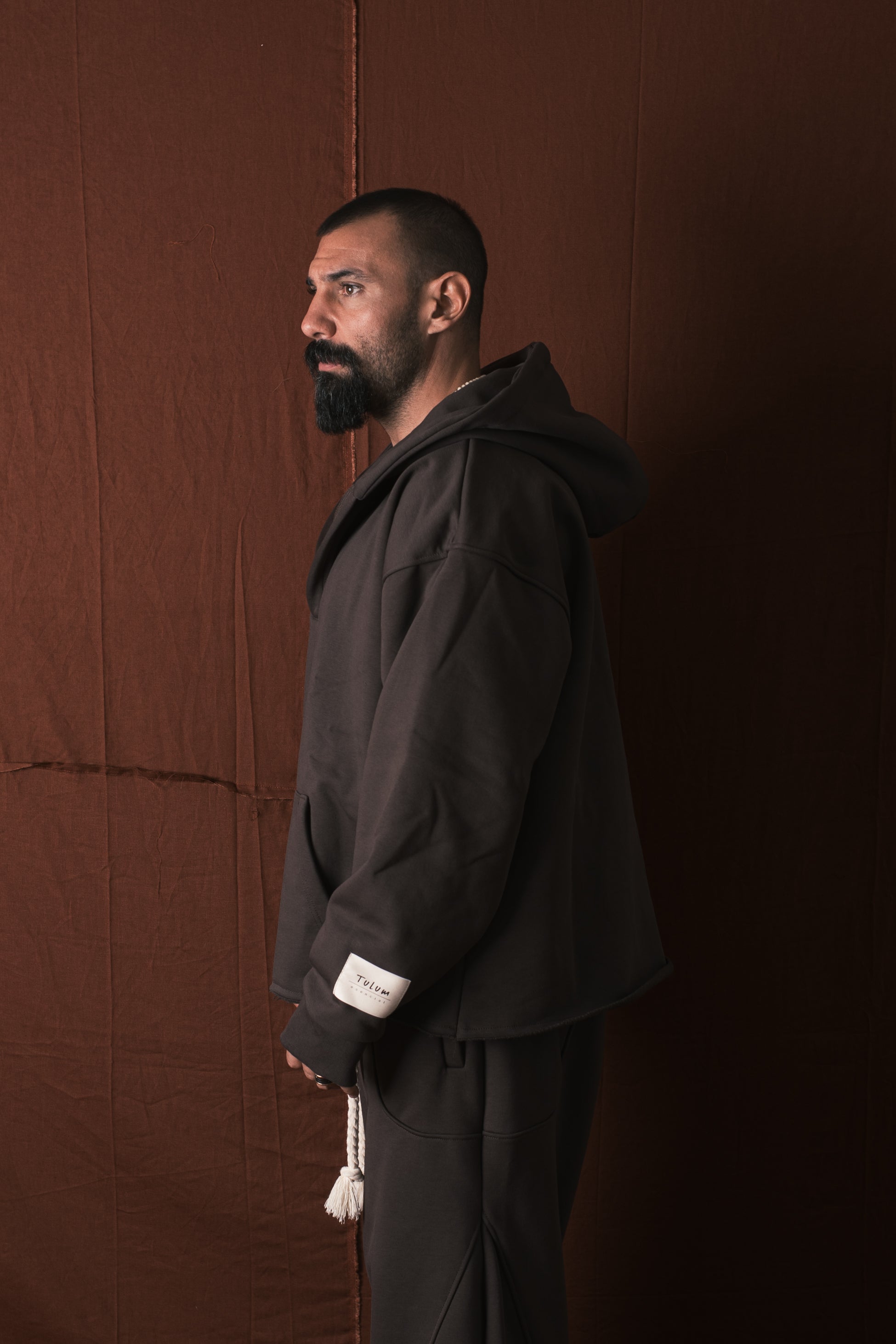 Felpa Cappuccio Collo V Moro