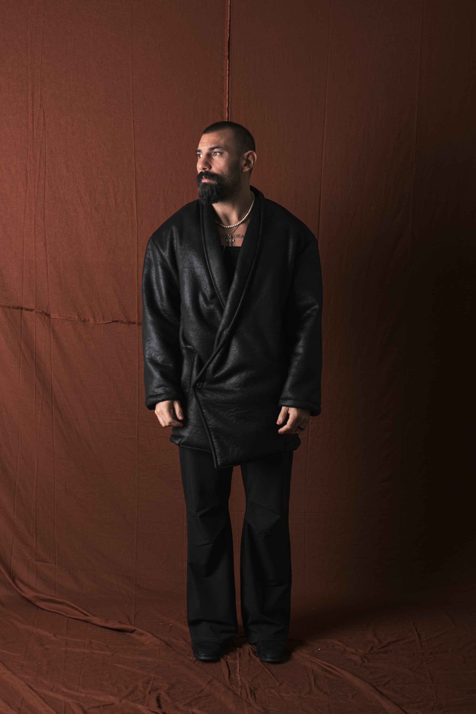 Montone Over Sciallato Nero