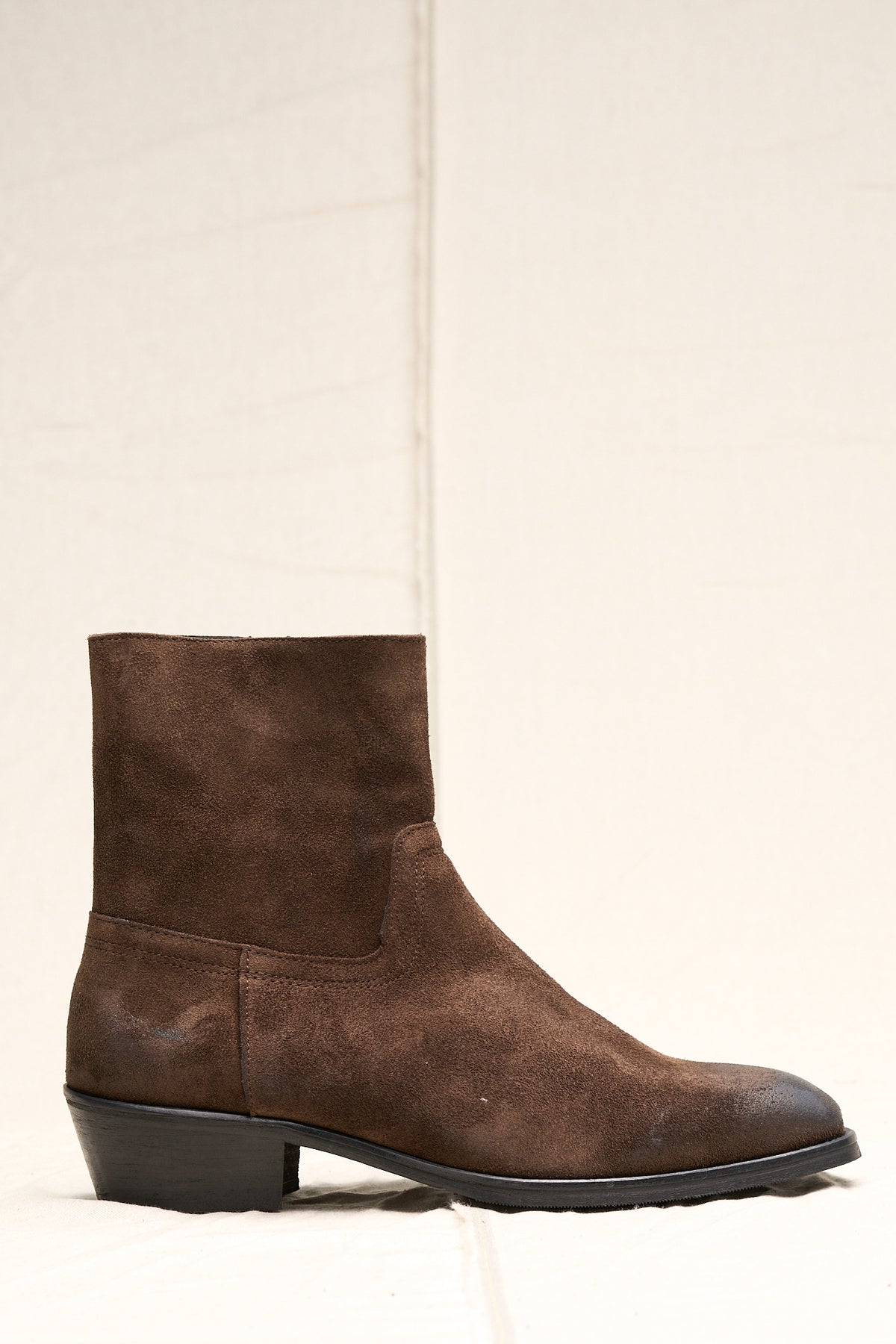 Bota con cremallera marrón oscuro
