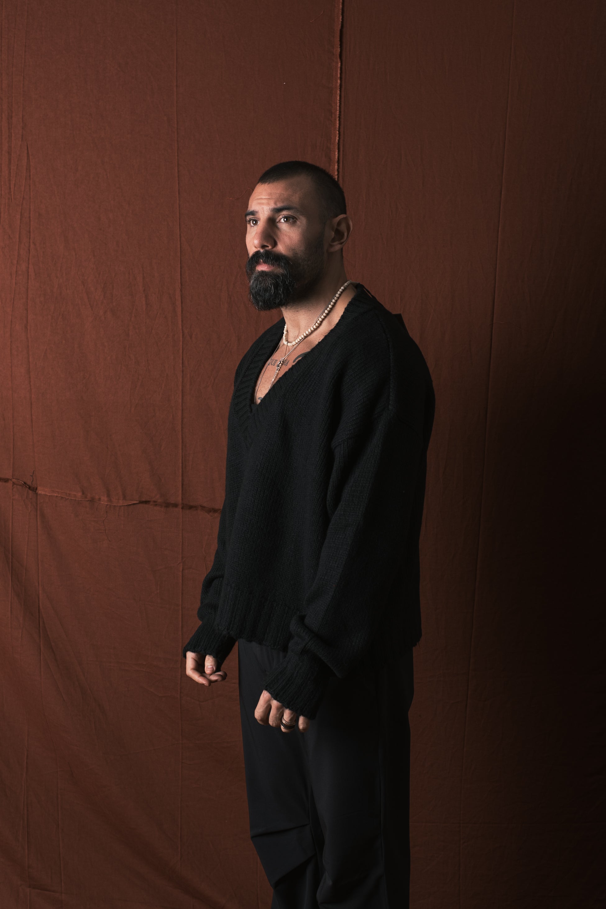 Maglione Collo V In Lana Nero