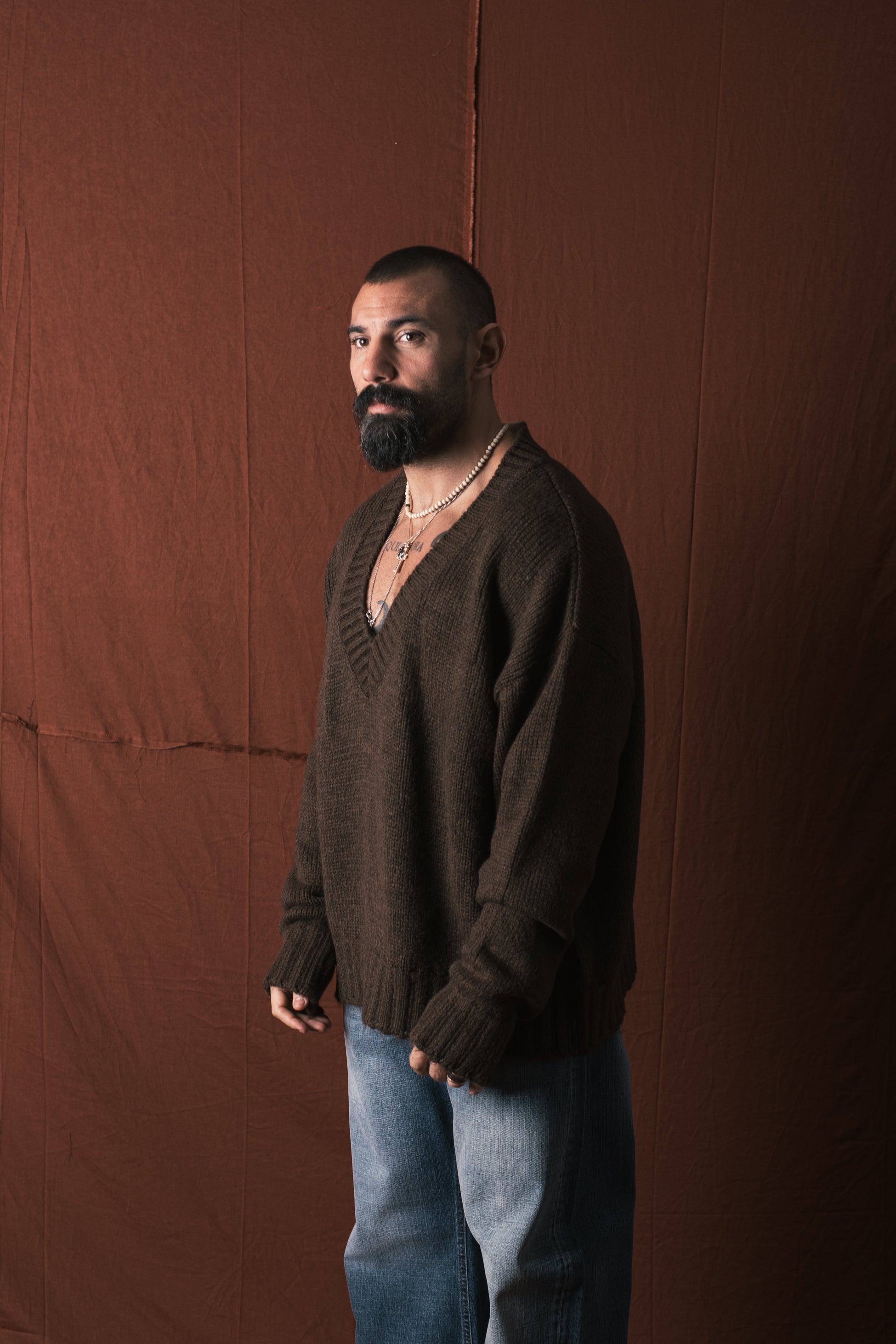 Maglione Collo V In Lana Moro