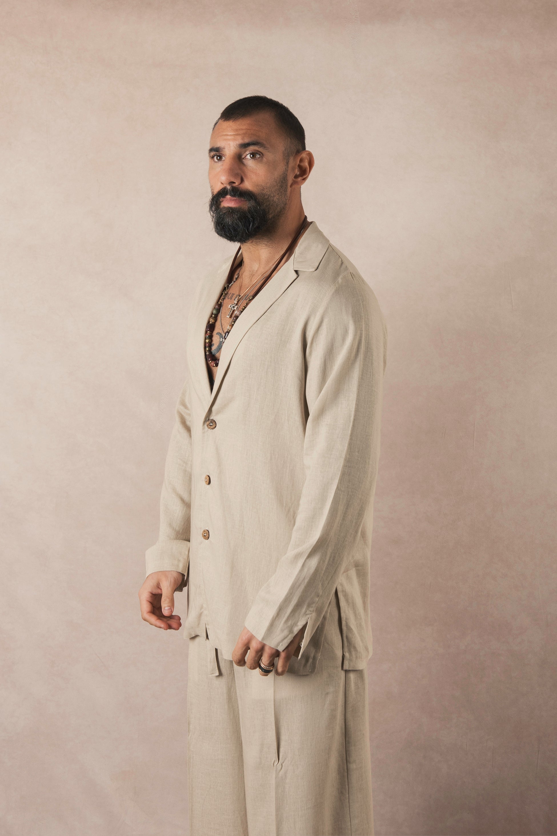 Chaqueta de lino beige de 3 botones