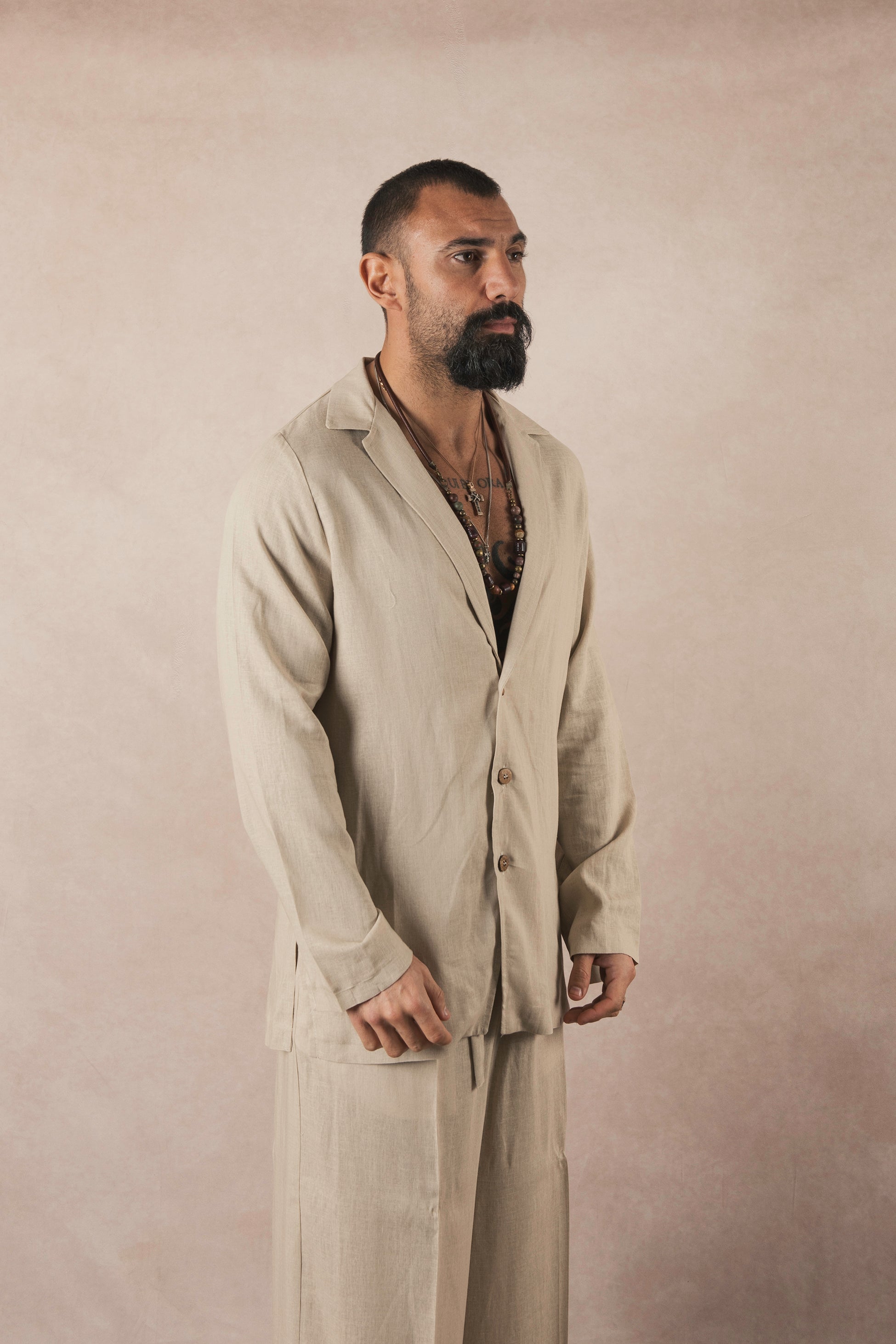 Chaqueta de lino beige de 3 botones