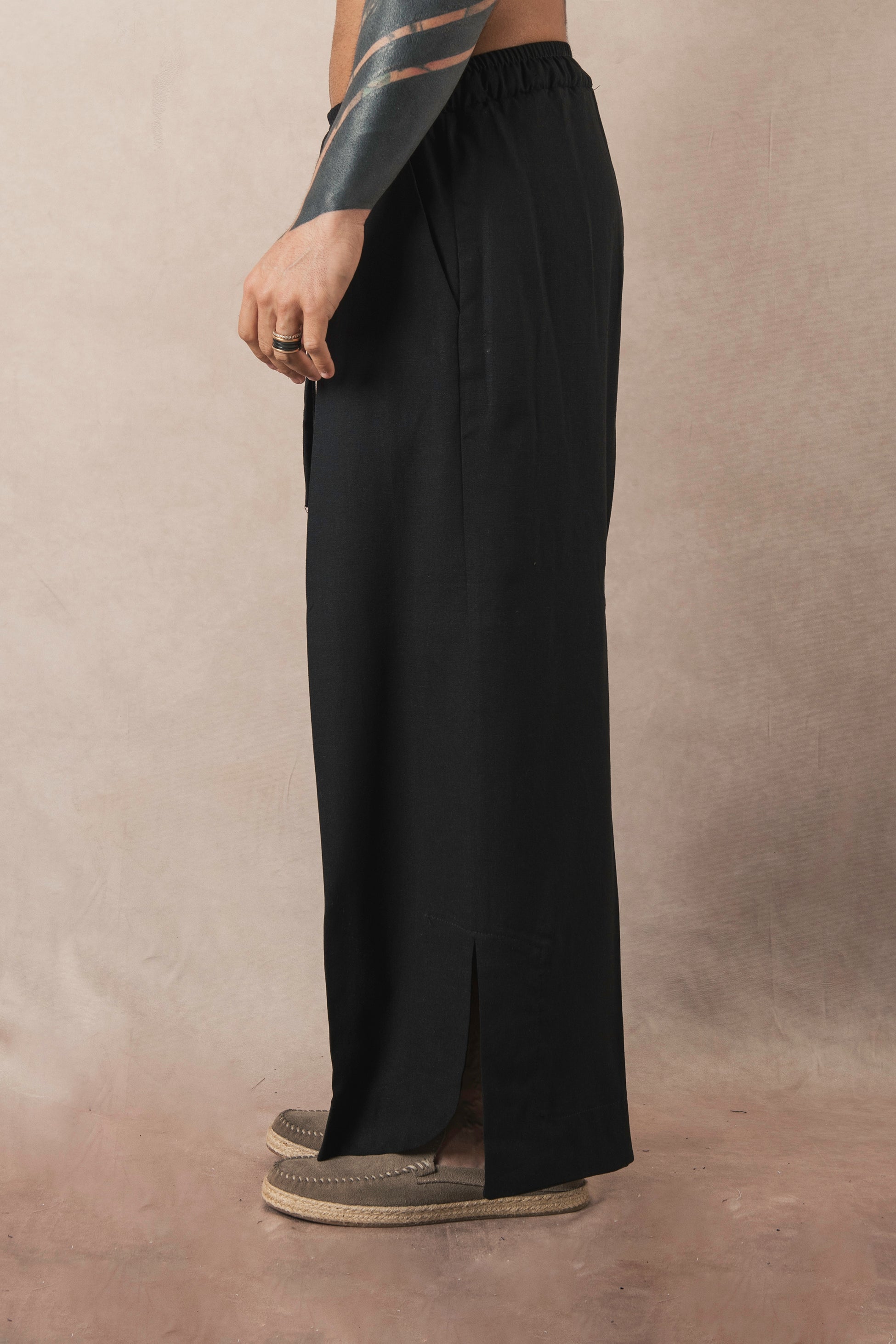Japan With Black Linen Belt