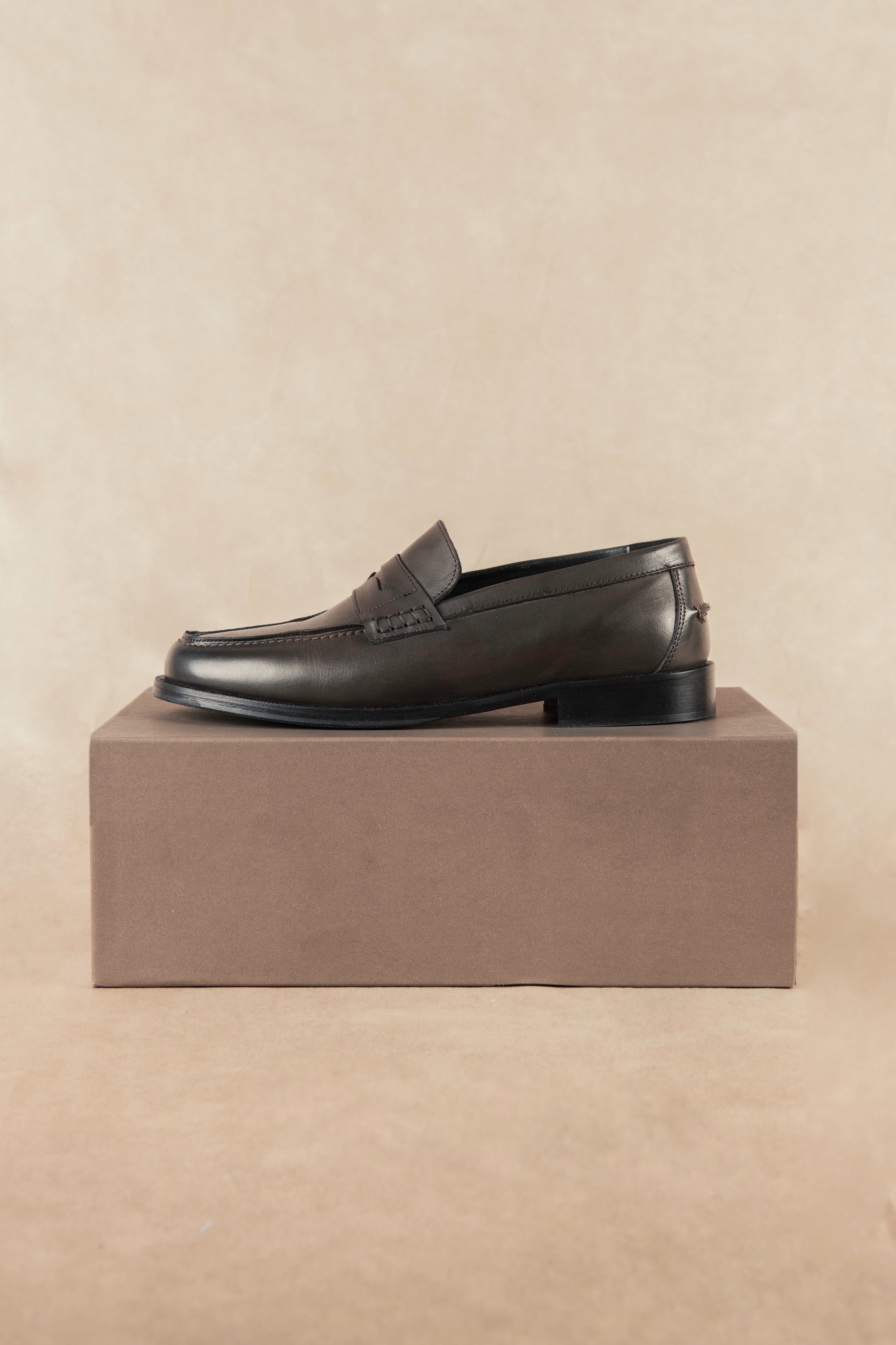 Moccasin Moro Square Toe