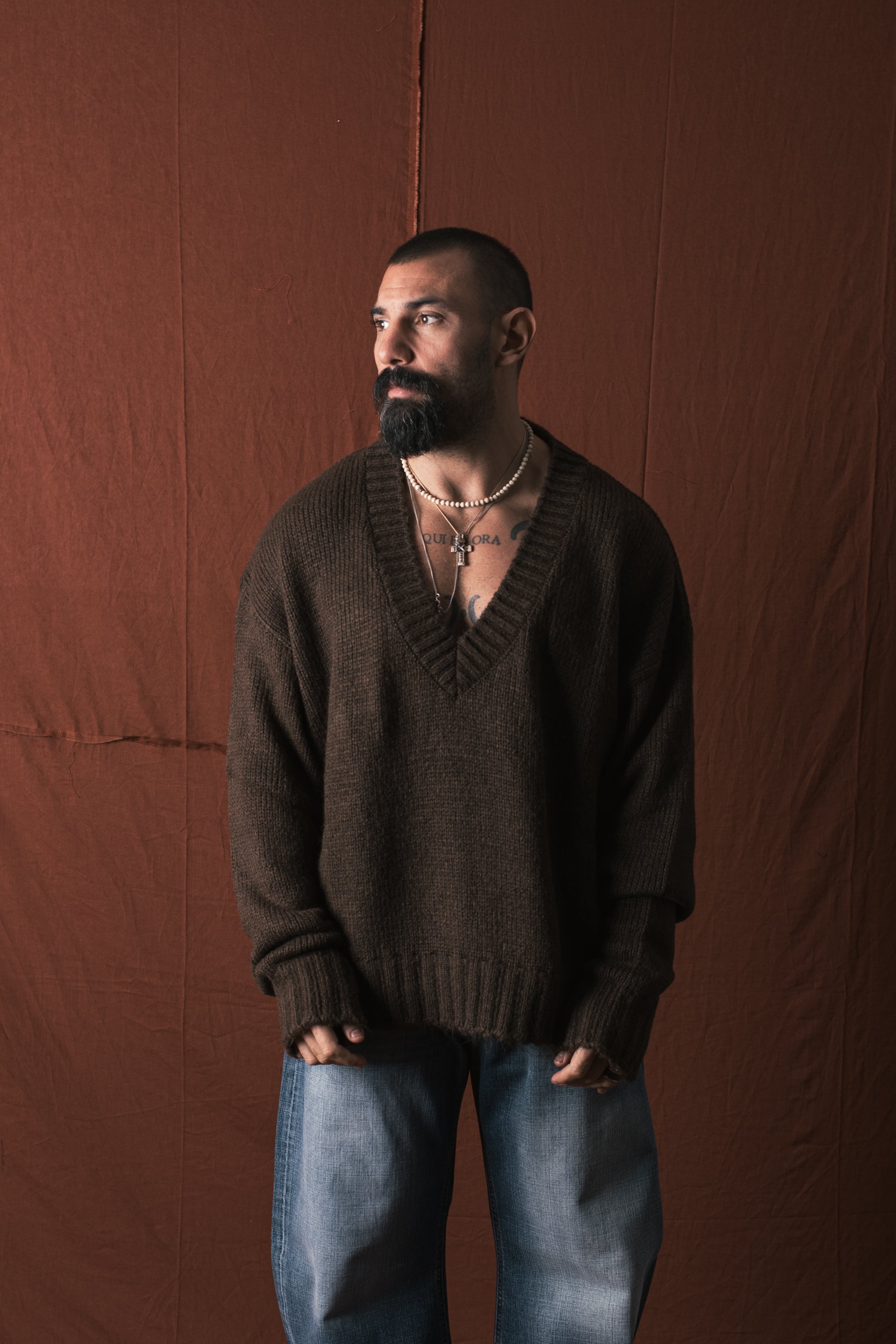 Maglione Collo V In Lana Moro