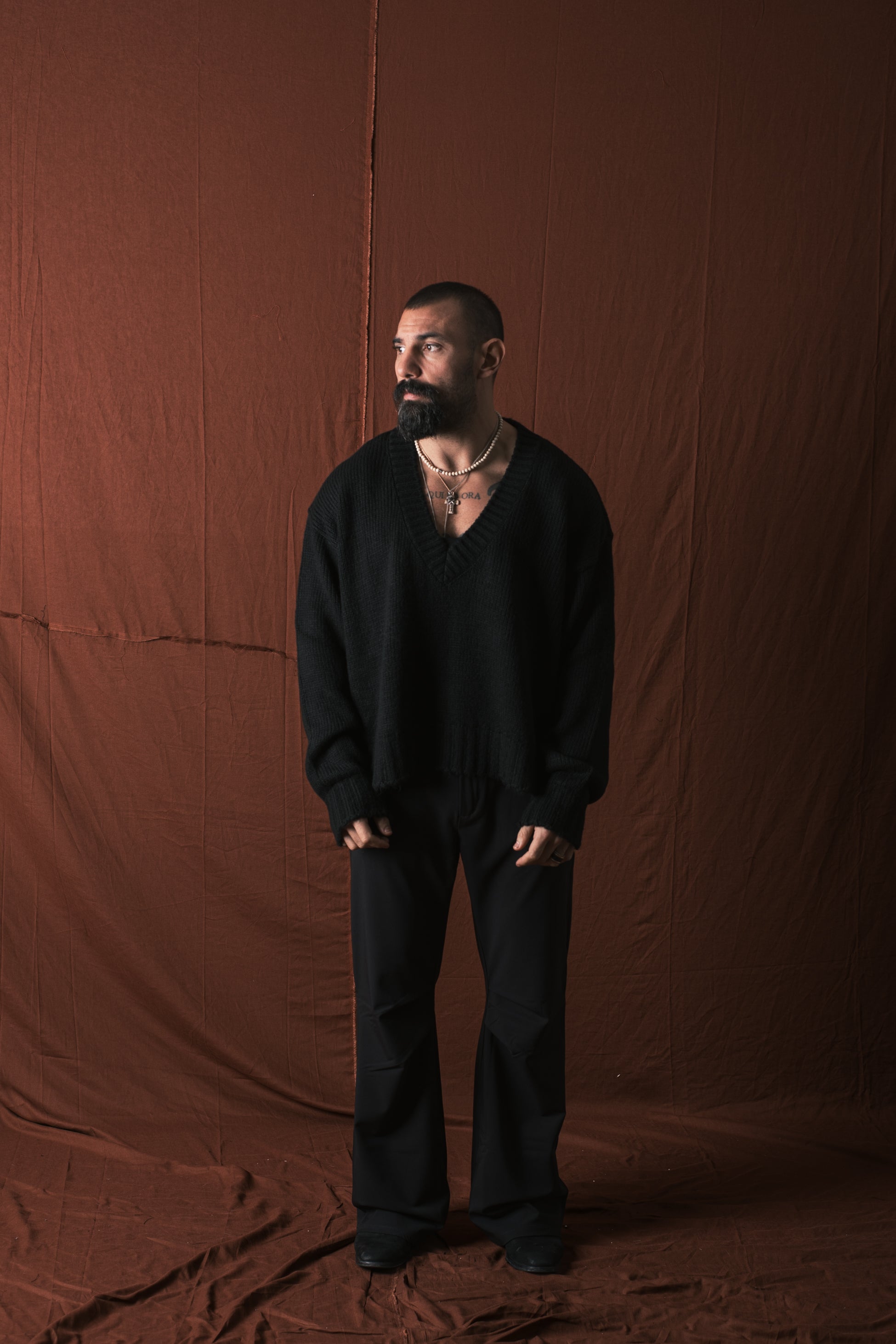 Maglione Collo V In Lana Nero