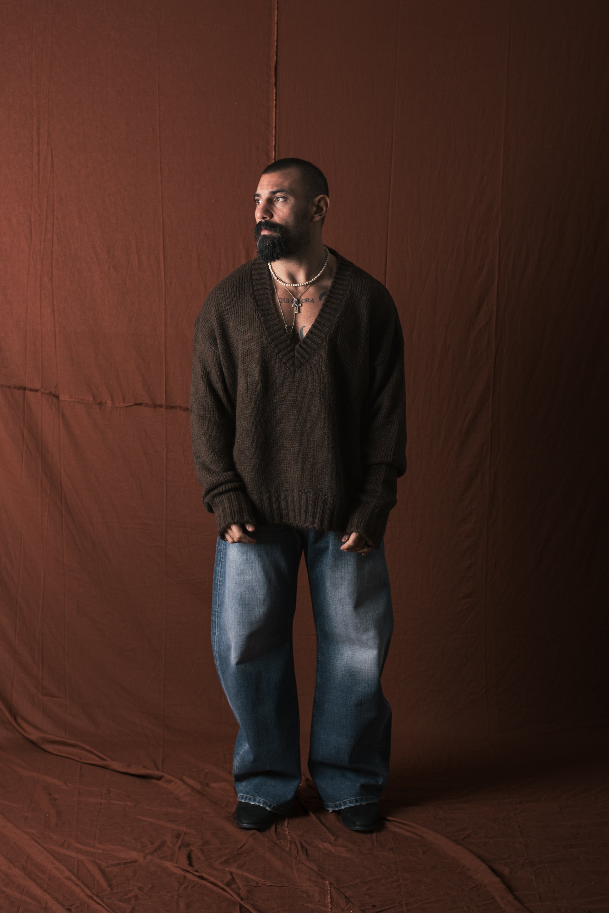 Maglione Collo V In Lana Moro