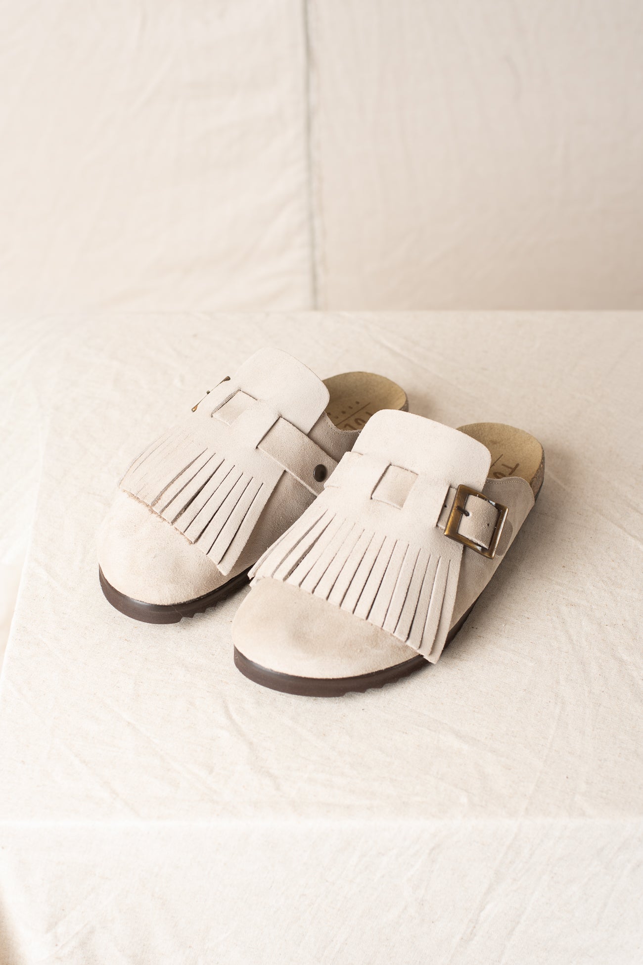 Mules Con Frangia Beige
