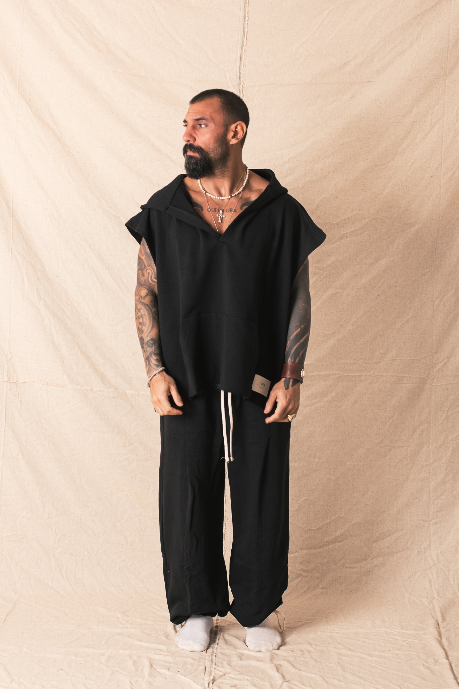 Felpa Smanicato Cappuccio Nero