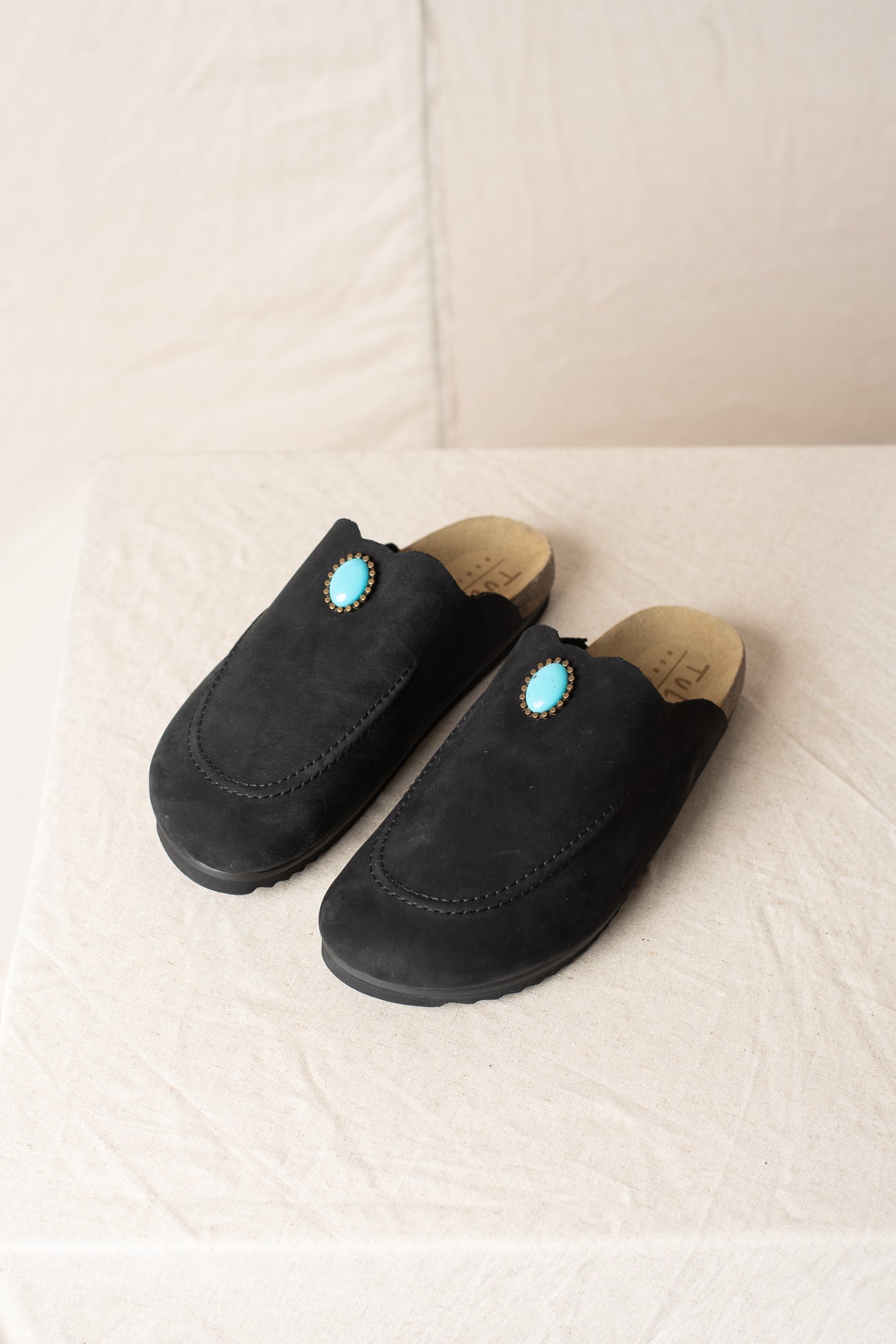 Mules Con Pietra Nero