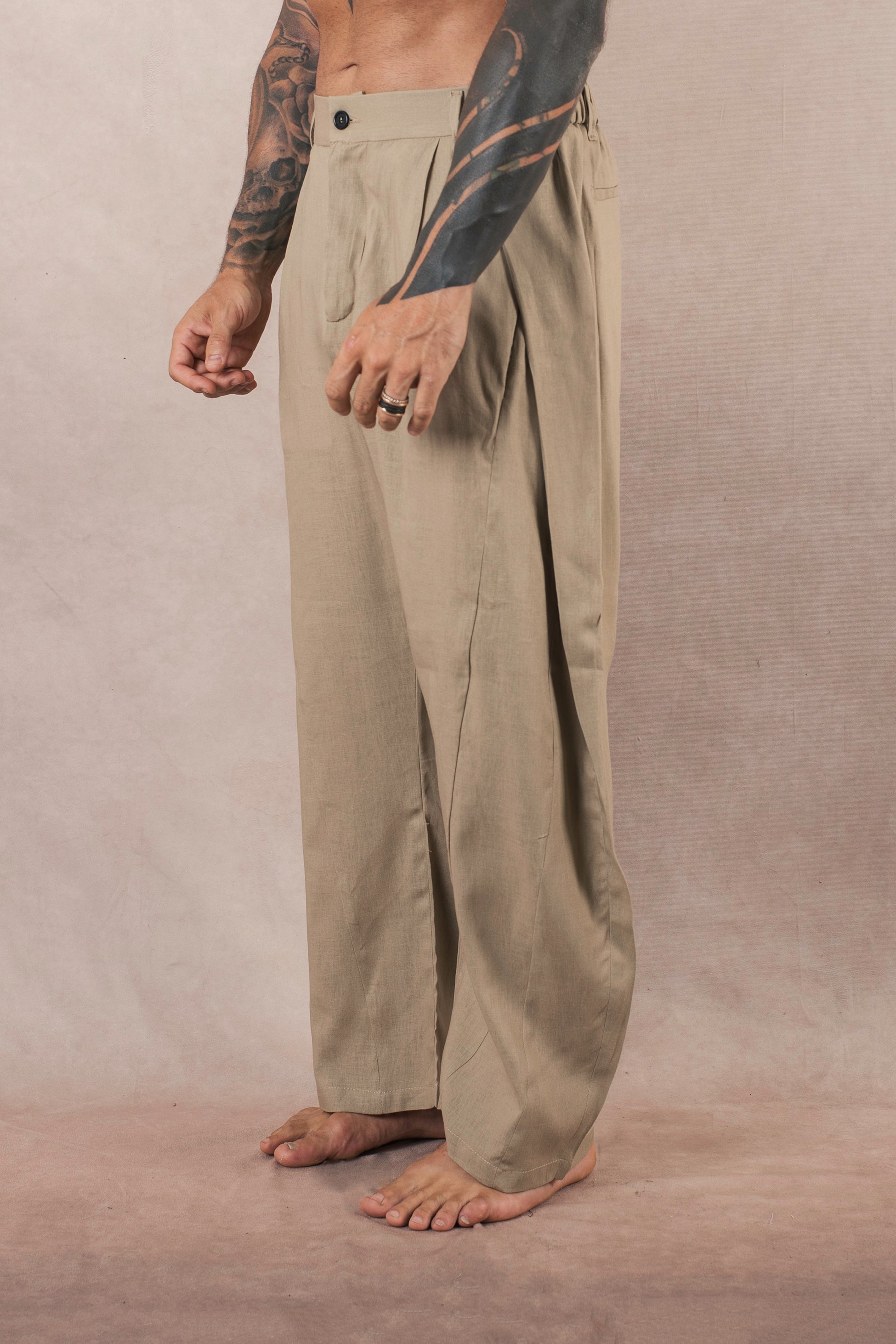 Japan  Pence In Lino Khaki