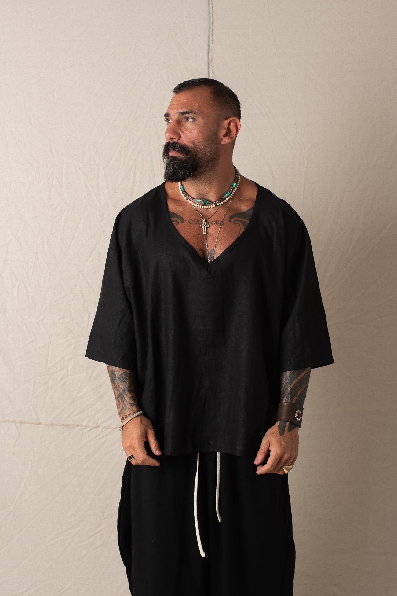 T-shirt V In Lino M/m Nero