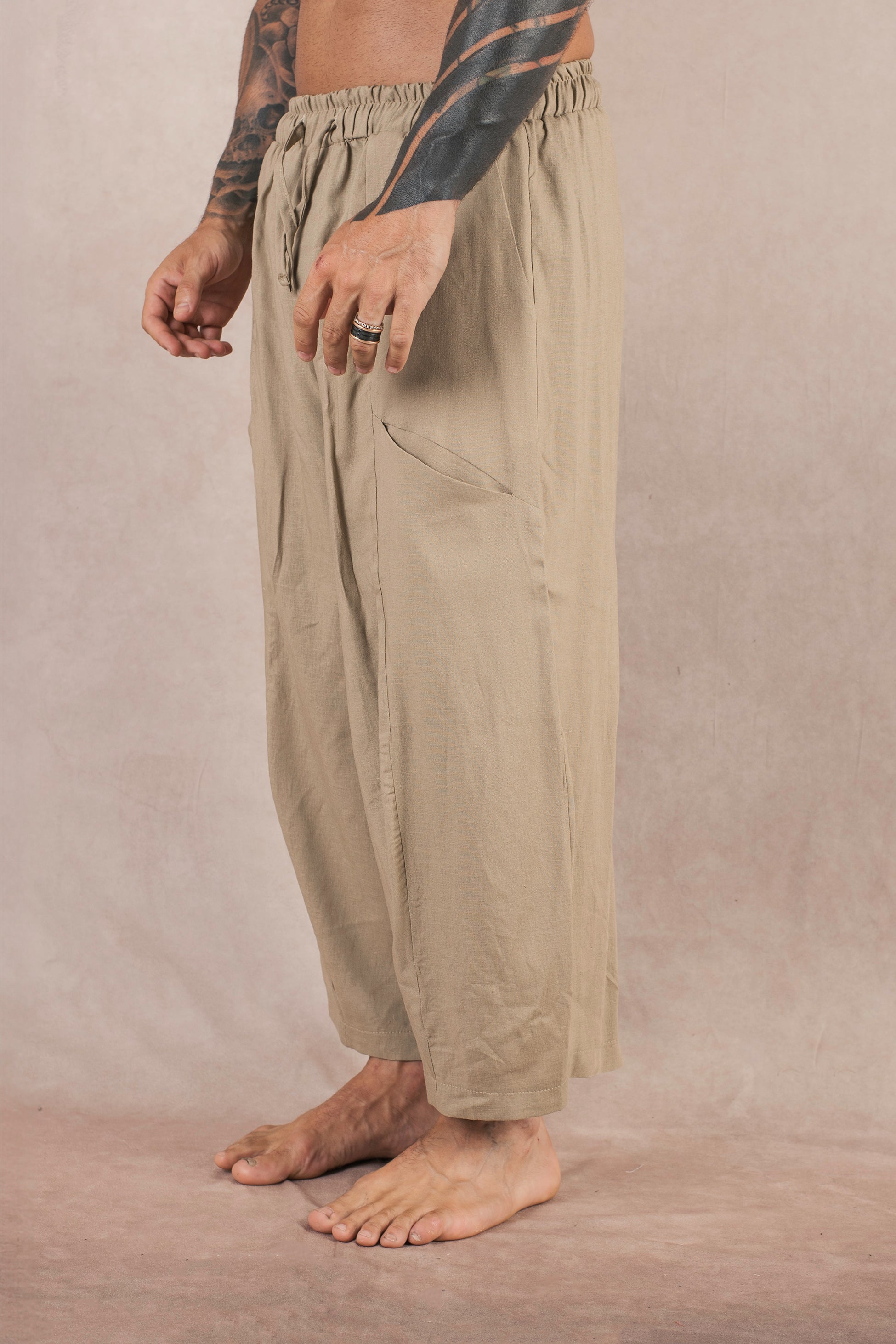 Japan  Uovo In Lino  Khaki