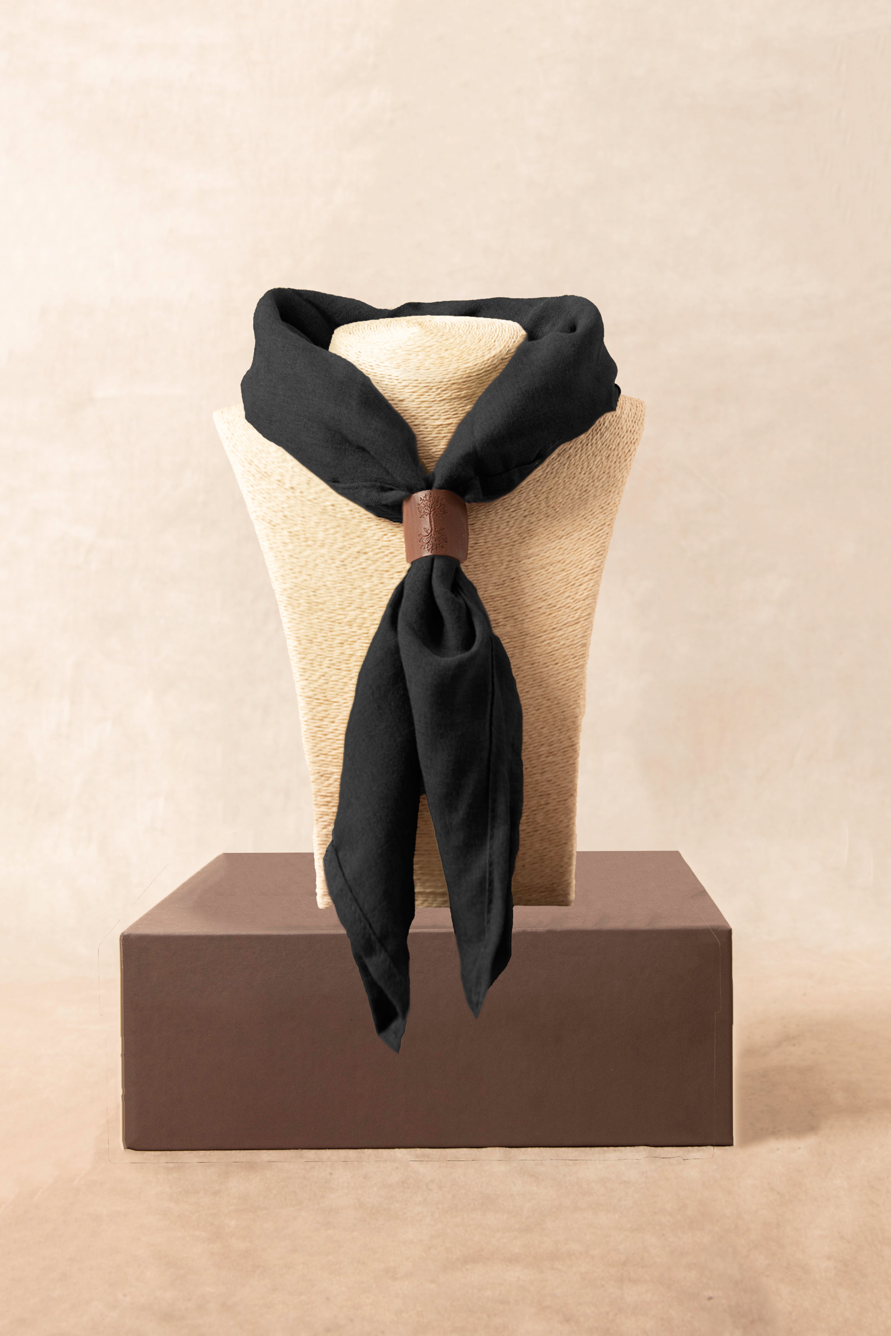 Foulard Con Bolo Nero