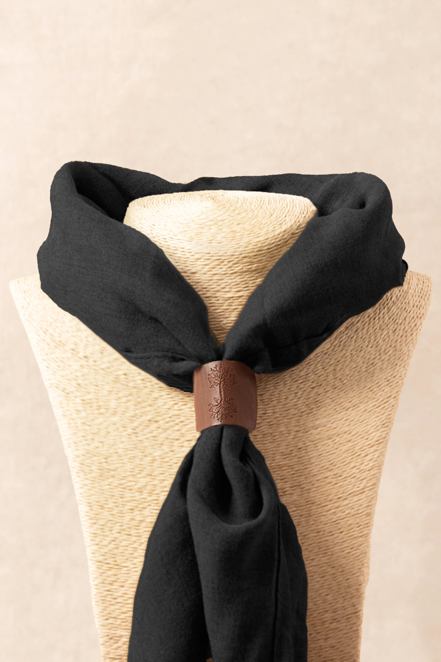 Foulard Con Bolo Nero