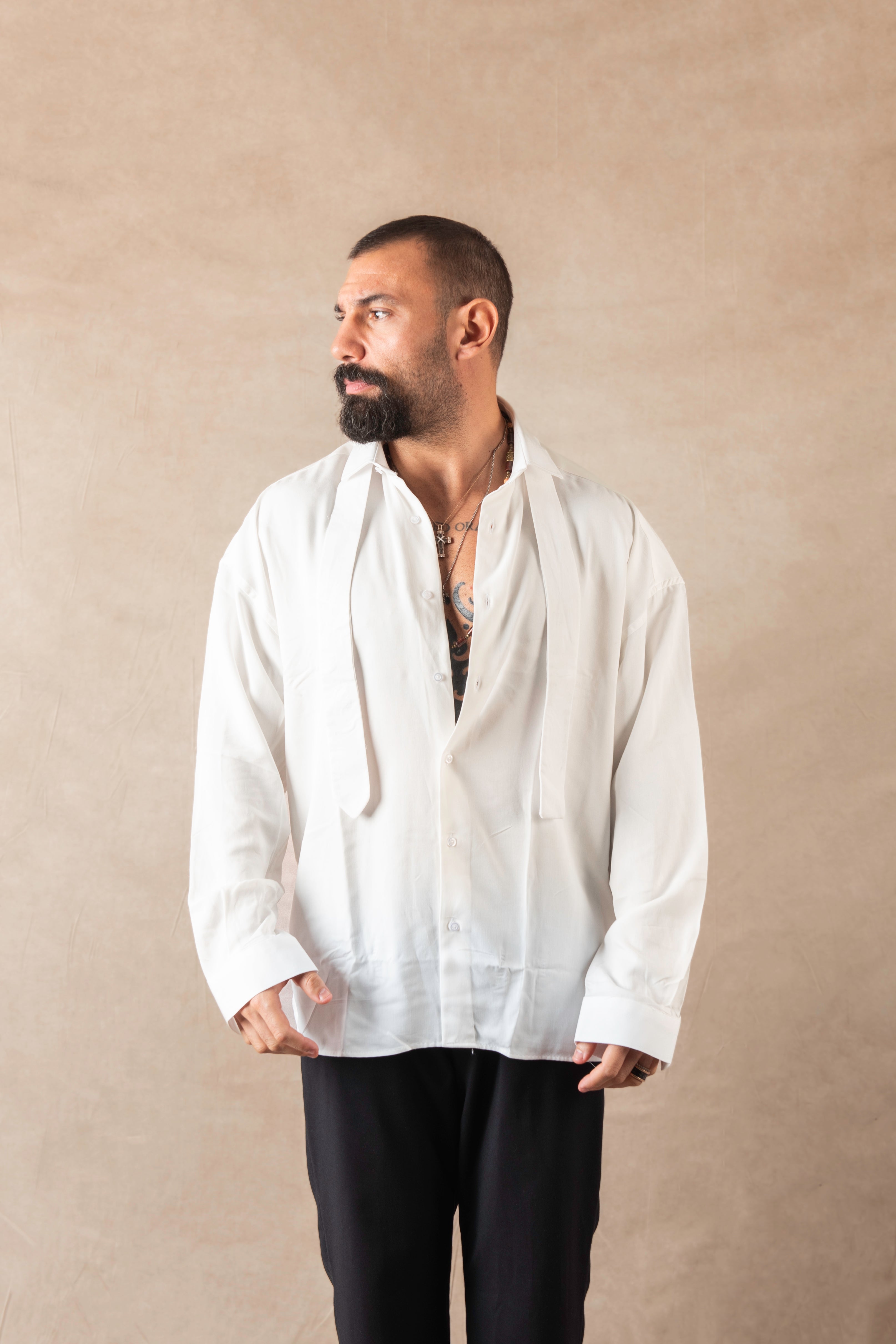 Camicia Con Cravatta Bianco