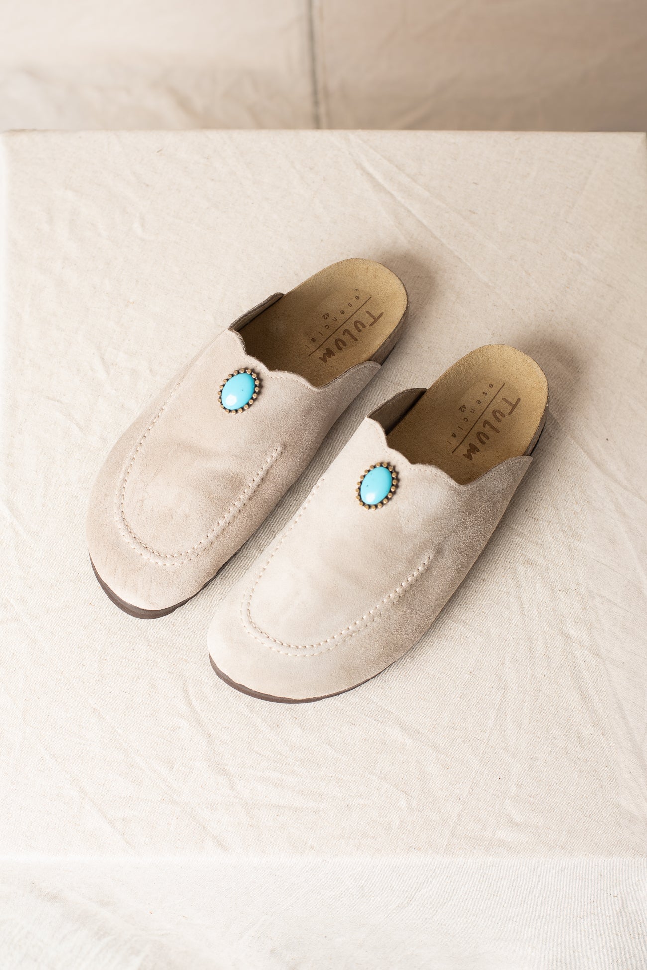 Mules Con Pietra Beige