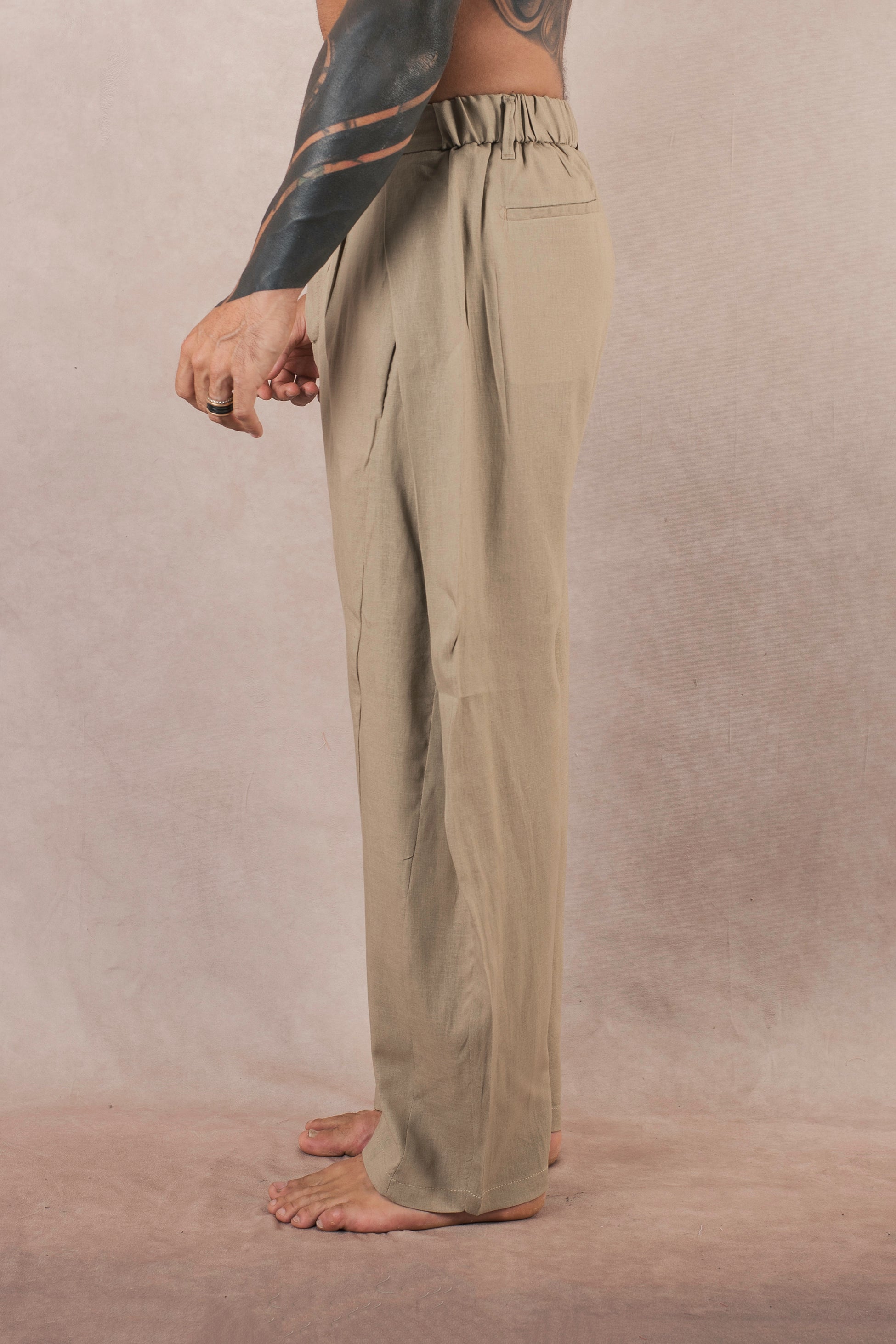 Japan  Pence In Lino Khaki
